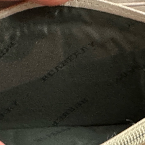 Burberry zip around wallet - Picture 9 of 10